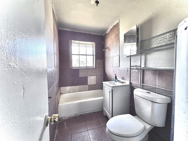 1825 W Little York Rd