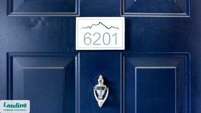 100 Peyton Pl SW in Atlanta, GA - Foto de edificio - Building Photo