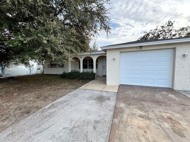 7316 Nova Scotia Dr in Port Richey, FL - Foto de edificio - Building Photo