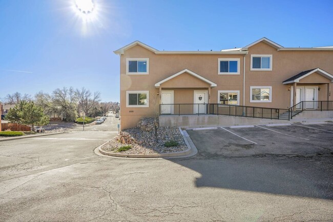 2220 E La Salle St, Unit 102 in Colorado Springs, CO - Foto de edificio - Building Photo