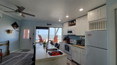 1265 N Ocean Dr-Unit -Casita A in Port Lavaca, TX - Building Photo - Building Photo