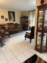 9400 Lime Bay Blvd in Tamarac, FL - Foto de edificio - Building Photo
