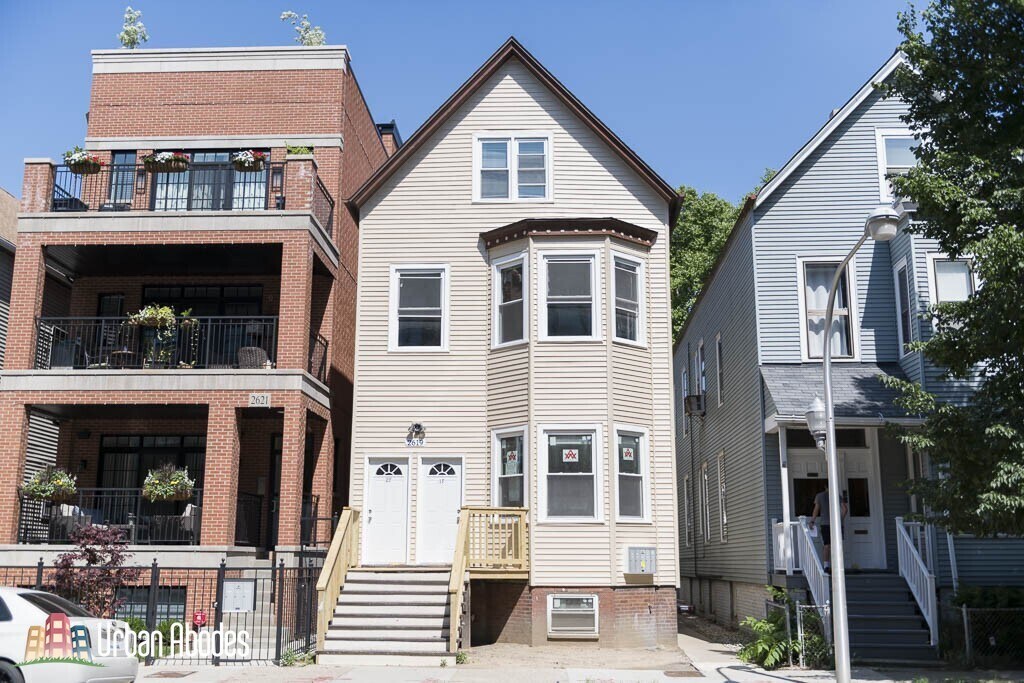 2619 N Southport Ave in Chicago, IL - Building Photo