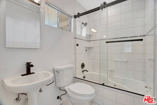 19732 Henshaw St in Los Angeles, CA - Building Photo - Building Photo