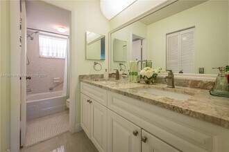 6700 Royal Palm Blvd in Margate, FL - Building Photo - Building Photo