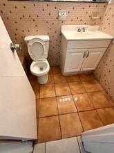 4090 NW 31st Terrace in Lauderdale Lakes, FL - Building Photo - Building Photo