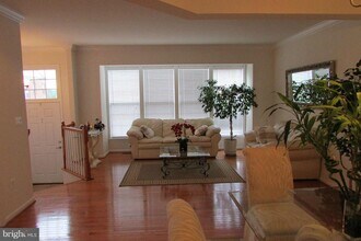 5607 Faircloth Ct in Centreville, VA - Building Photo - Building Photo