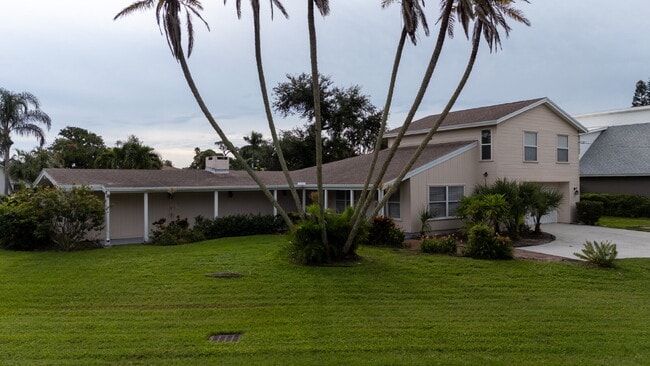 property at 1804 Baywood Dr