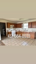 1121 Lake Dr in Lebanon, MO - Building Photo - Building Photo
