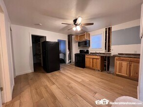 905 SE 9th St in Des Moines, IA - Building Photo - Building Photo