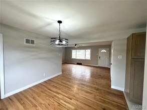 67 Strecker Rd in Ellisville, MO - Building Photo - Building Photo