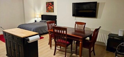 13107 Hugo Pl in Silver Spring, MD - Foto de edificio - Building Photo