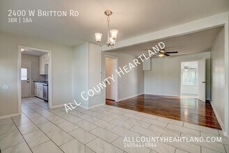 2400 W Britton Rd in The Village, OK - Building Photo - Building Photo