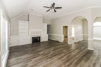 632 Shelley Renee Ln in Cordova, TN - Building Photo - Building Photo