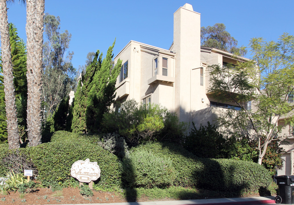 La Jolla Village Southpointe in La Jolla, CA - Building Photo