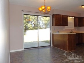 4650 Petra Cir in Pensacola, FL - Foto de edificio - Building Photo