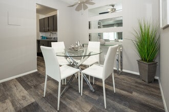 Park West in Griffith, IN - Foto de edificio - Interior Photo
