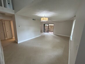 11487 SW 109th Rd in Miami, FL - Building Photo - Building Photo