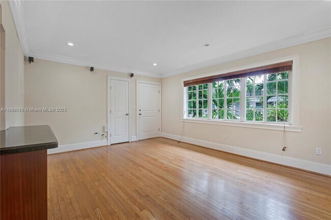 property at 1551 West Ave