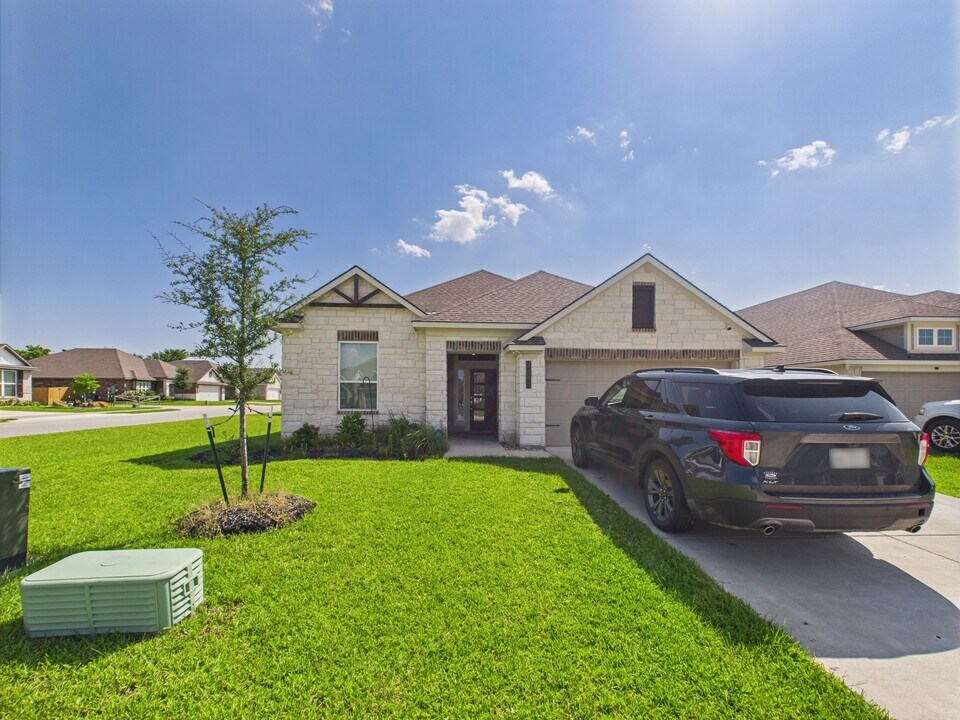 4841 Native Tree Ln in College Station, TX - Building Photo