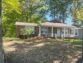 1299 Hankins St, Unit A in Tupelo, MS - Building Photo