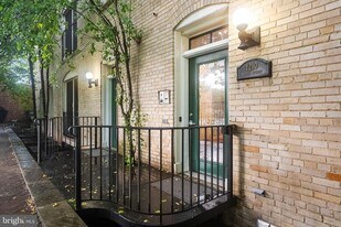 1210 Queen St in Alexandria, VA - Building Photo