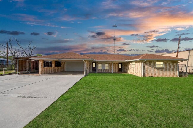 4402 Ludwig Ln in Stafford, TX - Building Photo - Building Photo