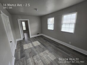 16 Maple Ave in Waukegan, IL - Building Photo - Building Photo