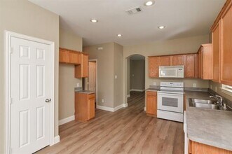 9810 Walnut Hill Dr in Providence Village, TX - Building Photo - Building Photo