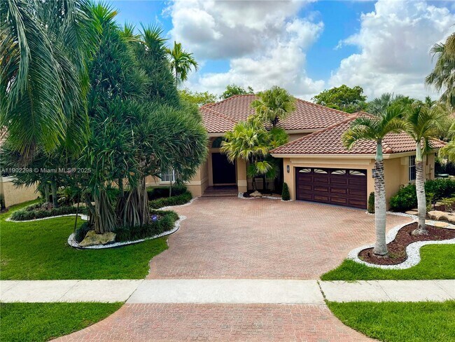 375 Sabal Way in Weston, FL - Building Photo - Building Photo