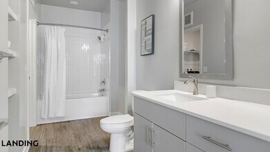 4902 Cosmos Cir, Unit 220 in Wimauma, FL - Foto de edificio - Building Photo