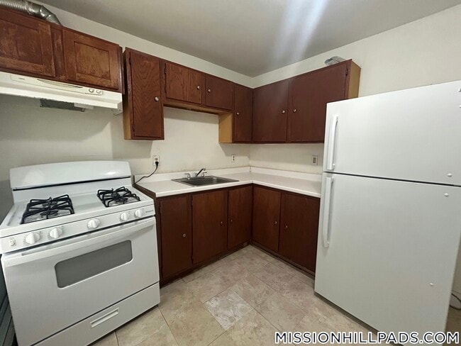 18 Rockville Park, Unit 1 in Boston, MA - Building Photo - Building Photo