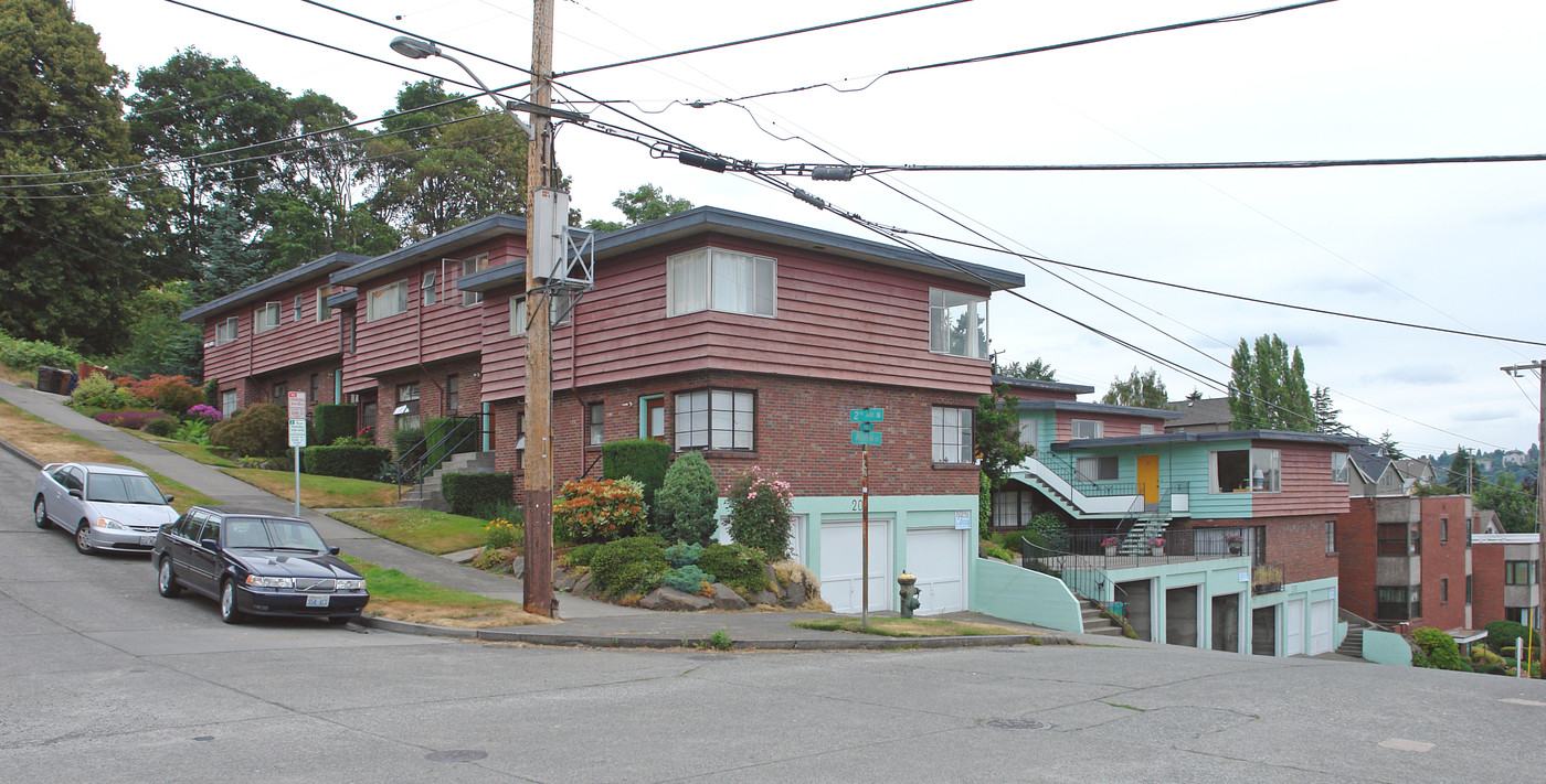 200 Aloha St in Seattle, WA - Building Photo