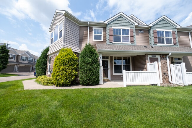 property at 1944 Commonwealth Blvd