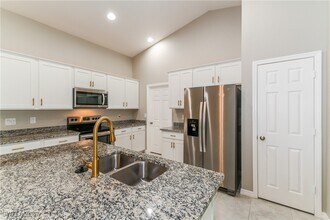 914 NE 13th Pl in Cape Coral, FL - Building Photo - Building Photo