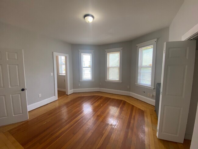 34 Speedwell St, Unit 2 in Boston, MA - Foto de edificio - Building Photo