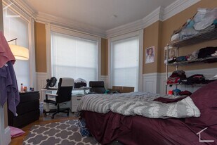 8 Bay State Rd in Boston, MA - Building Photo