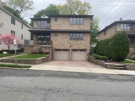 330 10th St, Unit 2nd floor in Palisades Park, NJ - Building Photo