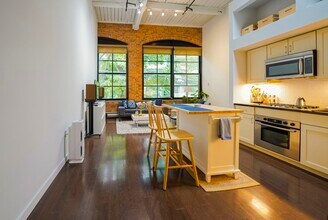 1 Aberdeen Way in Cambridge, MA - Building Photo - Building Photo