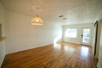 1202 Hibiscus St in Atlantic Beach, FL - Foto de edificio - Building Photo