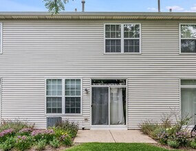 2906 Rutland Cir in Naperville, IL - Building Photo - Building Photo