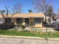 1730 Oregon St in Bakersfield, CA - Foto de edificio - Building Photo