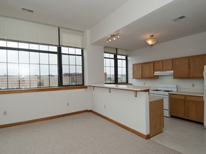 Printers Square Apartments in Baltimore, MD - Building Photo - Building Photo