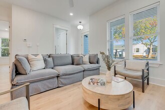 223 E Lakeshore Dr in Panama City Beach, FL - Building Photo - Building Photo