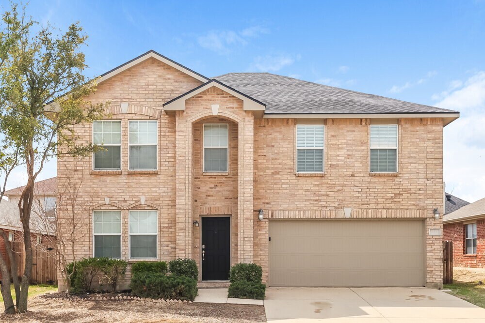 413 Emerald Creek Dr in Fort Worth, TX - Building Photo