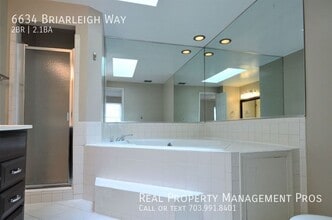6634 Briarleigh Way in Alexandria, VA - Building Photo - Building Photo
