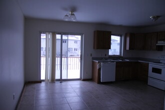 648 S Burr Oak Ave, Unit 648 South Burr Oak Avenue in Oregon, WI - Building Photo - Building Photo