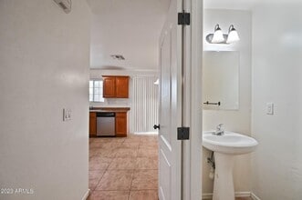 2419 W Vista Ave in Phoenix, AZ - Building Photo - Building Photo