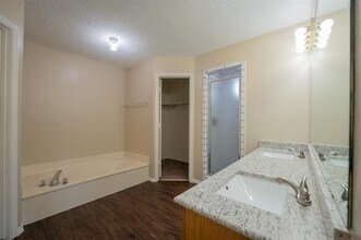 1002 Tracy Ave in Duncanville, TX - Building Photo - Building Photo