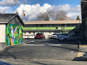 B Street Apartments in Roseville, CA - Building Photo - Primary Photo